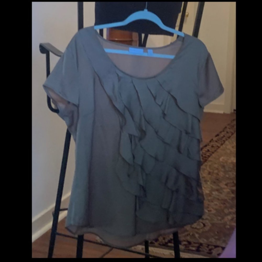 NY & Co Short Sleeve Ruffle Front Blouse XL